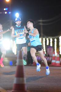 BIB: 4075, 0034, 0000
                            <button type="button" onclick="openModal(22992553)" class="btn btn-primary btn-sm float-right btn-popup" data-toggle="modal" data-target=".modal-high-quality">
                        <i class="fas fa-shopping-cart"></i> Add to Cart
                    </button>
                                            <button type="button" onclick="isThisMe(22992553, true)" class="btn btn-success btn-sm float-right btn-popup btn-isme hidden" data-toggle="tooltip" data-placement="bottom" title="นี่คือรูปของคุณใช่ไหม คลิกที่นี่เพื่อเอาเข้าอัลบั้ม">
                        <i class="fas fa-plus"></i> Add to album
                    </button>
                    <button type="button" onclick="isThisMe(22992553, false)" class="btn btn-warning btn-sm float-right btn-popup btn-isnotme hidden">
                        <i class="fas fa-ban"></i> Remove from album
                    </button>